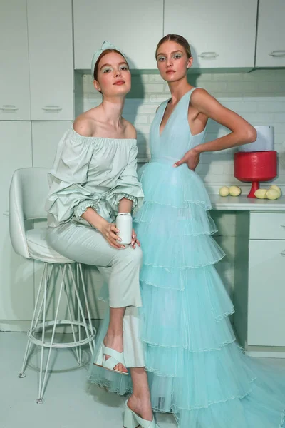 ニューヨーク 2019年9月9日 モデルポーズFor Alice Olivia Stacey Bendet発表中の2019年9月 ニューヨーク ファッション ウィーク — ストック写真