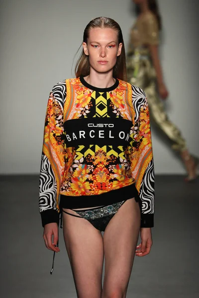 New York September Model Walks Runway Custo Barcelona Show New — Stock Photo, Image