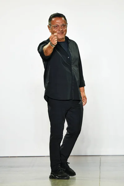 New York New York September Designer Elie Tahari Greets Audience — Stock Photo, Image