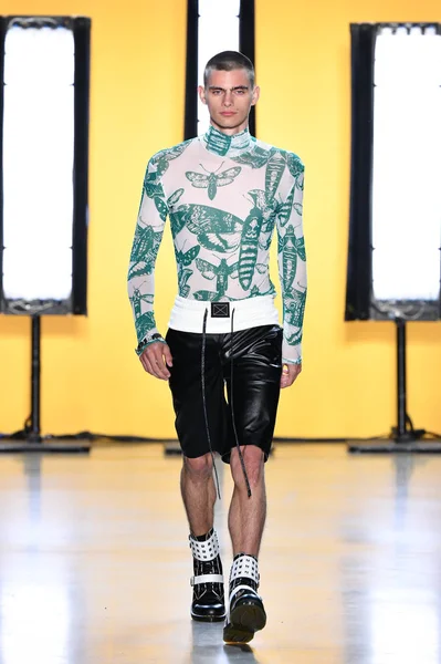 New York New York September Model Walks Runway Dirty Pineapple — Stock Photo, Image