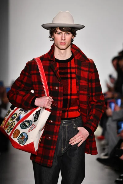 New York New York February Model Walks Runway Todd Snyder — Stock Photo, Image