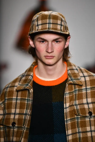 New York New York Februari Model Walks Runway Todd Snyder — Stockfoto