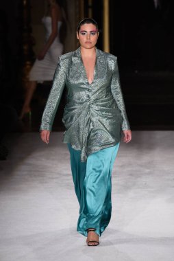 New York Moda Haftası 'nda Christian Siriano için bir model podyumda yürüyor: The Shows 07 Eylül 2019, New York City, New York. 