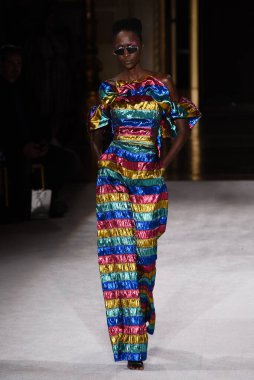 New York Moda Haftası 'nda Christian Siriano için bir model podyumda yürüyor: The Shows 07 Eylül 2019, New York City, New York. 