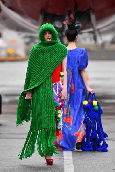 Jamaica New York February Model Walks Runway Vungoc Son Jessica — Stock Photo, Image