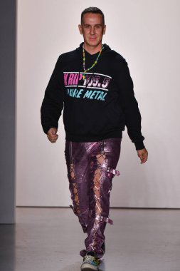 NEW YORK, NEW YORK - SEPTEMBER 06: Tasarımcı Jeremy Scott NYFW: The Show at Spring Studios, 06 Eylül 2019, NYC