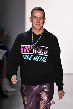 NEW YORK, NEW YORK - SEPTEMBER 06: Tasarımcı Jeremy Scott NYFW: The Show at Spring Studios, 06 Eylül 2019, NYC