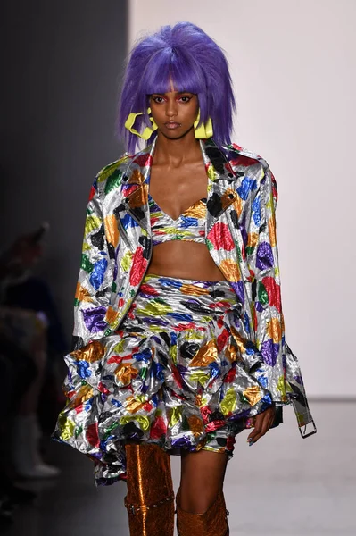 New York New York September Model Walks Runway Jeremy Scott — Stock Photo, Image