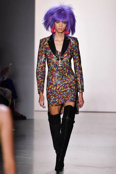 New York New York September Model Walks Runway Jeremy Scott — Stock Photo, Image