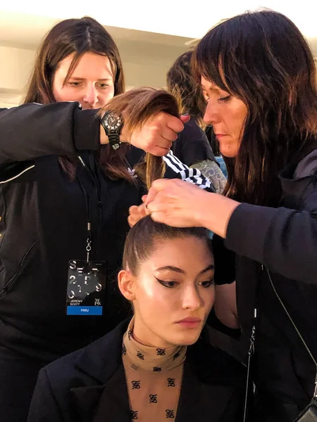 2017 New York September Grace Elizabeth Ready Backstage Jeremy Scott — 스톡 사진