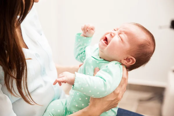 Cute newborn baby crying — Stock Photo, Image