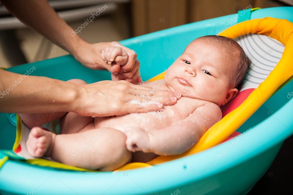 Baby Stock Photo By Tonodiaz 125712418, Best Bathtub For Newborn To Toddler