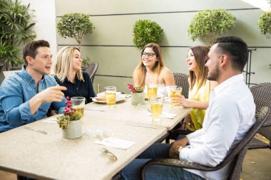 Mutlu saatler zevk arkadaş