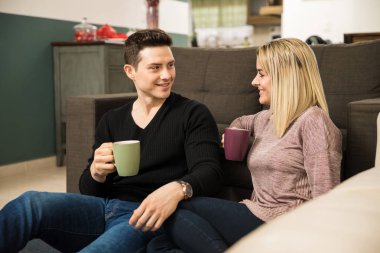 Evde kahve içme Çift