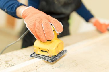 Sander kullanarak eller