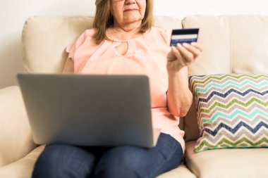 Olgun granny online alışveriş 