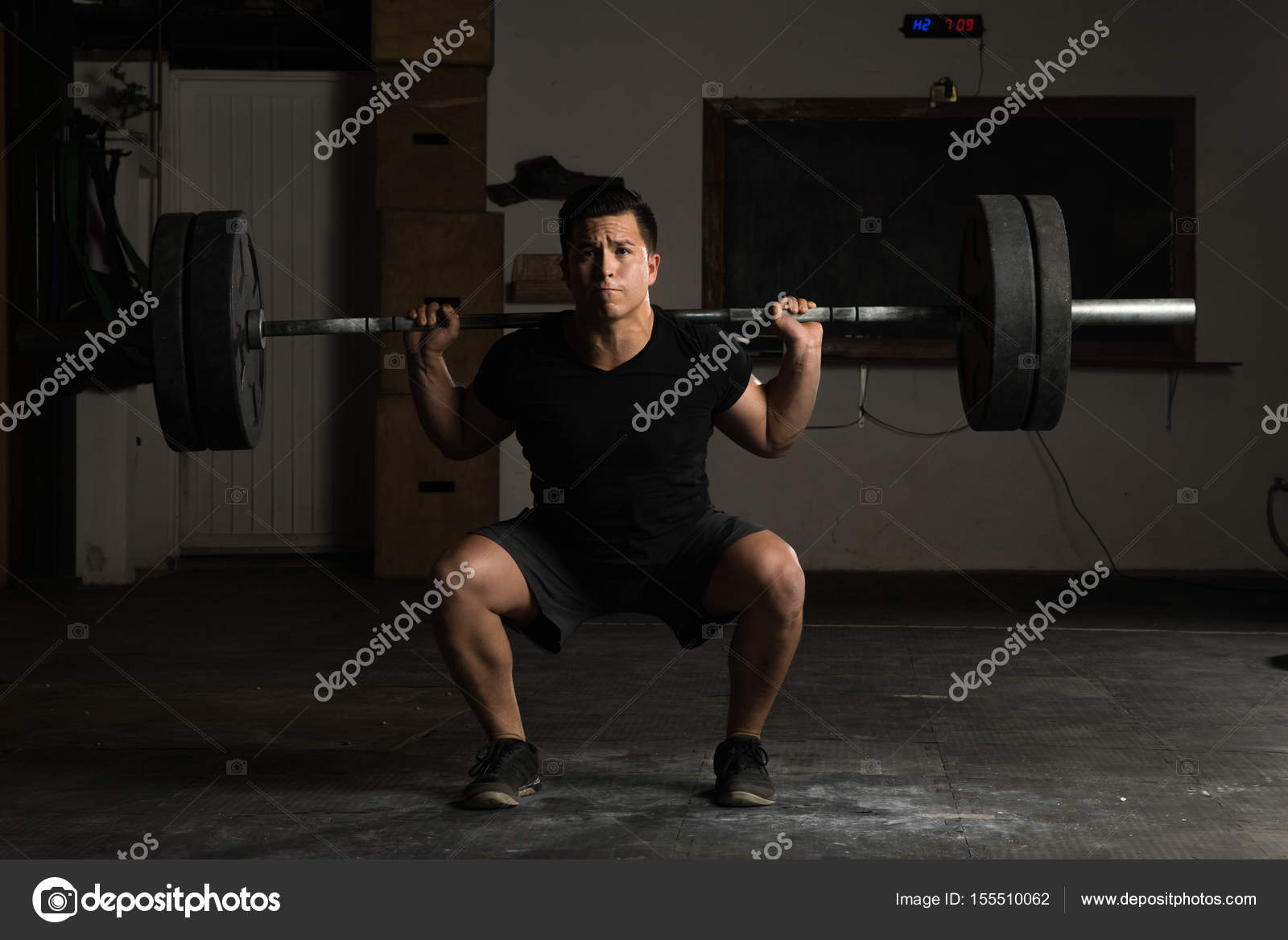 Bir Strongman Gibi Ağırlık Kaldırın Bir Strongman Gibi Ağırlık Kaldırın
