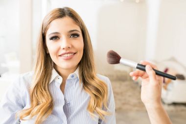 Biraz allık Başlarken Bayan 