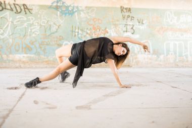 Botları ve gerçekleştirme Contempo dansçı