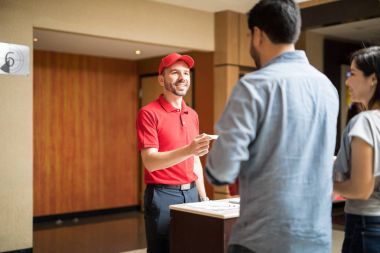 Sinema çalışan alma Bilet