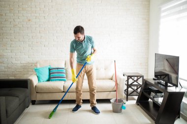 adam tutma evi temiz