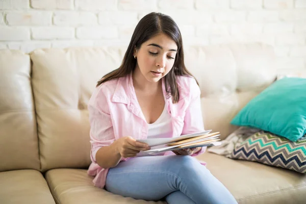 Female worried about her bills — Stock Photo, Image