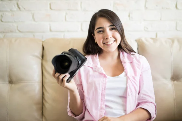 Woman practicing skills with camera — Stock Photo, Image
