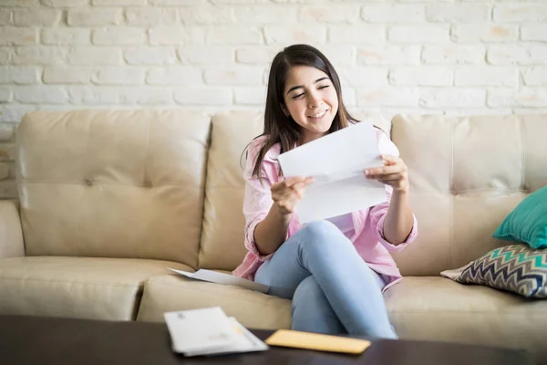 Cute woman in cozy sofa — Stock Photo, Image