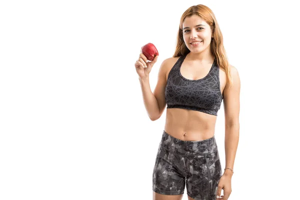 사과 들고 라틴 여자 — 스톡 사진