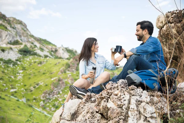 Coppia Tostatura con caffè — Foto Stock