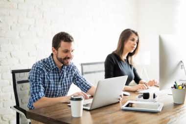 Başlangıç işlerini Latince ortakları