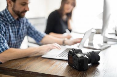 Yaratıcı ekip fotoğraf rötuş