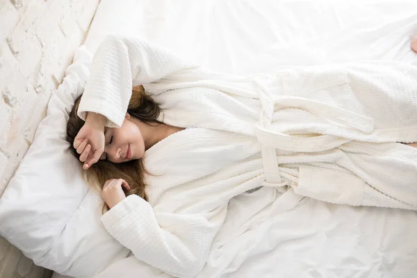 Five more minutes in bed — Stock Photo, Image