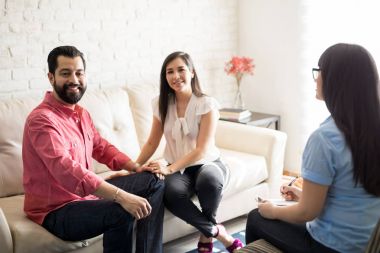 Evli çift ziyaret psikolog