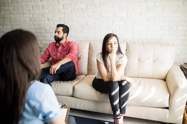 Woman turned back to boyfriend — Stock Photo, Image