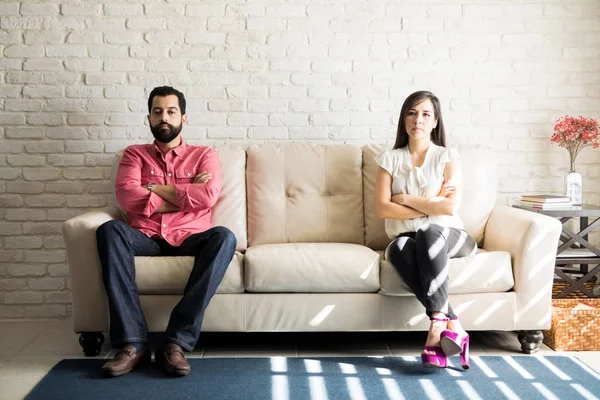 Pareja joven después de la pelea — Foto de Stock