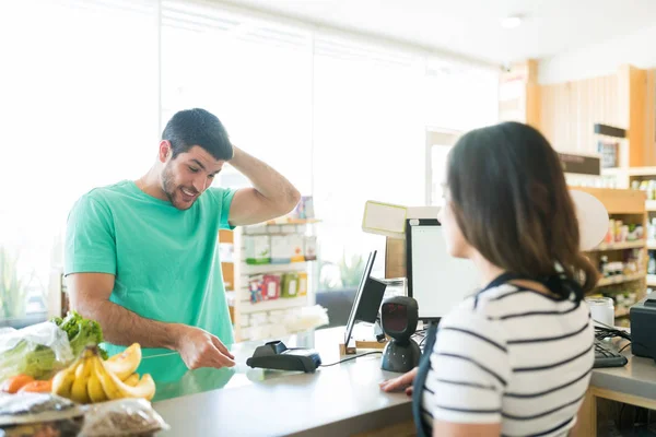 Latin Young Man Paying Credit Card Checkout Counter Grocery Store — Stock Photo, Image
