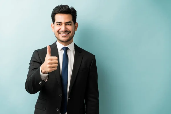 Smiling Hispanic Male Executive Gesturing Thumbs Isolated Background — Stock Photo, Image