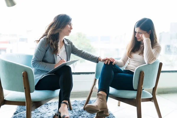 Caucasian Counselor Consoling Sad Woman Therapy Session Office — Stock Photo, Image