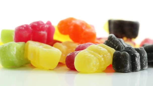 Een assortiment van jelly babies roterende close-up — Stockvideo