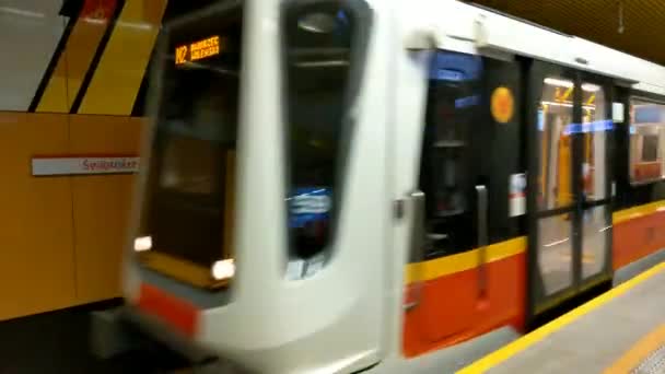 Varšava Polsko Červen 2019 Metro Varšavě Vlak Metru Polsko — Stock video