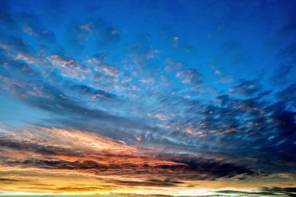 Ουράνιο φόντο στο ηλιοβασίλεμα. Σύνθεση φύσης. Ιστορικό — Φωτογραφία Αρχείου