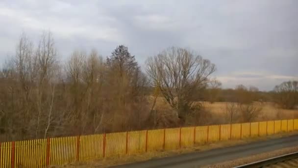 Vista Lateral Desde Tren Pasajeros — Vídeo de stock