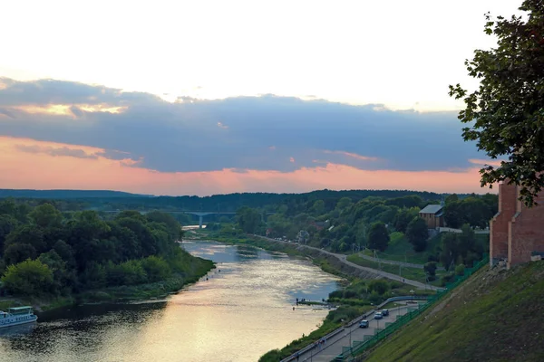 Une Rivière Réflexion Des Nuages Lever Coucher Soleil Apparaît — Photo