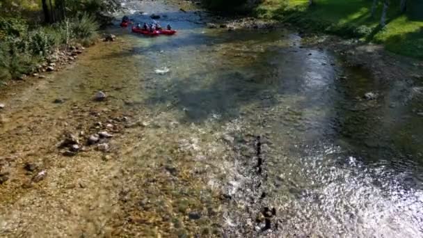 スロベニアのBohinj湖でカヤック — ストック動画