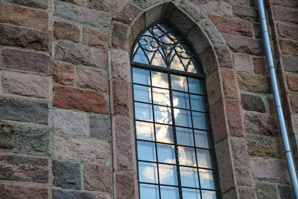 Schöne Große Fenster Einem Alten Gebäude — Stockfoto