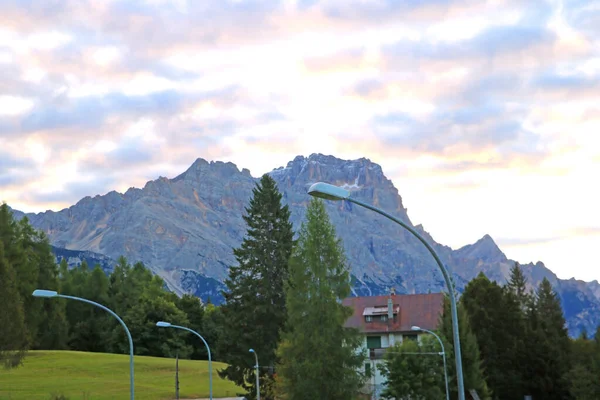 Widok Alpy Dolomitowe Włoszech Ostrość Wybiórcza — Zdjęcie stockowe
