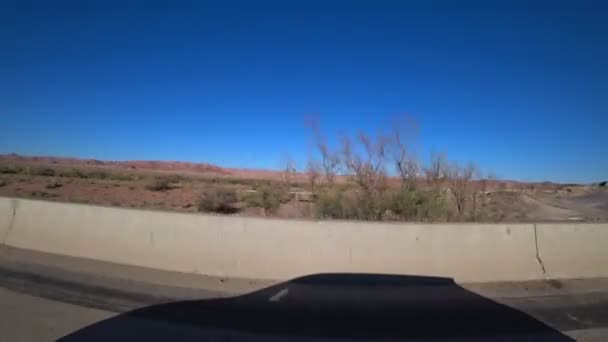 Vista Das Montanhas Vermelhas Deserto Califórnia Movimento Carro Uma Estrada — Vídeo de Stock