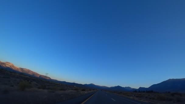 Blick Auf Die Fahrt Abend Auf Der Route 395 Kalifornien — Stockvideo