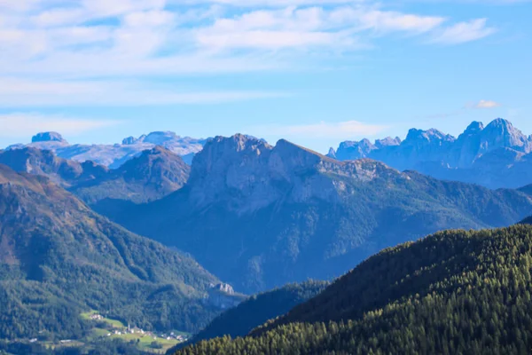 Hermosa Vista Los Dolomitas Italia Fuera Foco —  Fotos de Stock